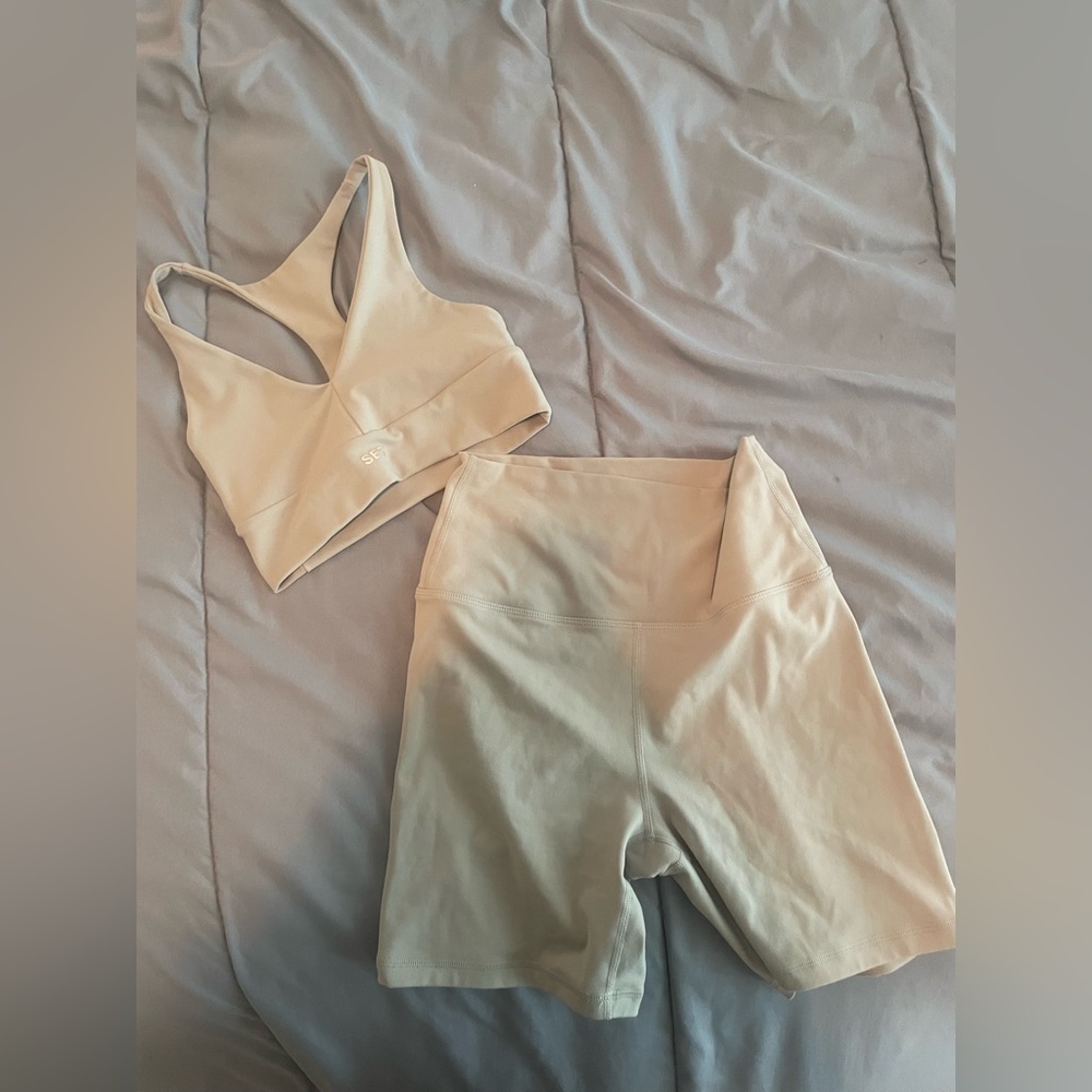 SET Active camel colored set